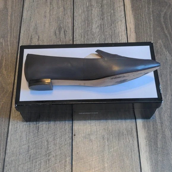 Nine West Women's Gray Flats 7.5 - Picture 2 of 4